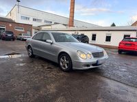 Gebraucht Mercedes E220 Avantgarde 150 PS (110 kW) 2005 Schwarz Limousine