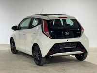 Gebraucht Toyota Aygo X-wave 69 PS (50 kW) 2016 Schneeweiß Kleinwagen