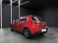 Gebraucht Mazda 2 Exclusive-Line 105 PS (77 kW) 2016 Rot Limousine