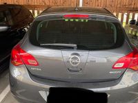 Gebraucht Opel Astra 110 PS (80 kW) 2012 Grau Limousine