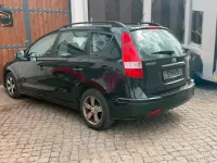 Gebraucht Hyundai i30 90 PS (66 kW) 2011 Schwarz Kombi