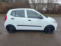 Gebraucht Hyundai i10 Edition 69 PS (50 kW) 2013 Weiß Kleinwagen