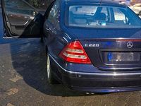 Gebraucht Mercedes C220 150 PS (110 kW) 2004 Andere farben Coupé