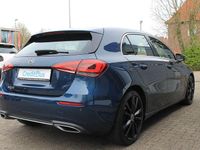 Gebraucht Mercedes A200 Progressive 163 PS (119 kW) 2020 Blau Limousine
