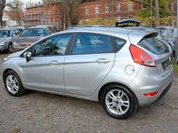 Gebraucht Ford Fiesta SYNC Edition 80 PS (58 kW) 2015 Silber Kleinwagen