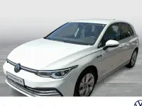Gebraucht VW Golf VIII Style 130 PS (95 kW) 2024 Weiß Limousine