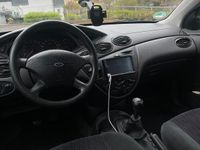 Second-hand Ford Focus 80 CP (58 kW) 2000 Albastru Break