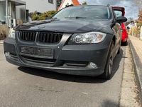 Gebraucht BMW 320 130 PS (95 kW) 2007 Schwarz Kombi