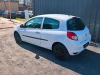 Gebraucht Renault Clio IV 75 PS (55 kW) 2012 Weiß Kleinwagen