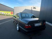 Gebraucht Mercedes E220 AMG 150 PS (110 kW) 1994 Grau Limousine