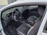 Gebraucht Ford Fiesta Cool & Connect 101 PS (74 kW) 2017 Weiß Limousine