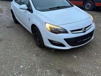 Gebraucht Opel Astra 140 PS (102 kW) 2012 Weiß Kombi