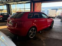 Gebraucht Audi A3 Attraction 125 PS (91 kW) 2011 Rot Kleinwagen
