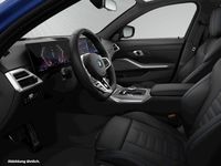 Gebraucht BMW 330e M Sport 292 PS (214 kW) 2024 Portimao blau metallic Kombi