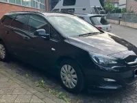 Gebraucht Opel Astra Edition 116 PS (85 kW) 2016 Schwarz Kombi