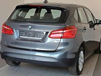 Gebraucht BMW 218 Active Tourer Basis 150 PS (110 kW) 2015 Grau Van / Kleinbus