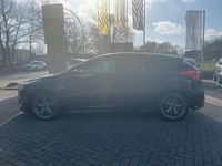 Gebraucht Ford Focus ST-Line 140 PS (102 kW) 2018 Iridiumschwarz metallic Limousine
