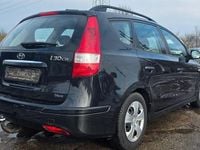 Gebraucht Hyundai i30 90 PS (66 kW) 2010 Schwarz Kombi