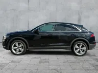Gebraucht Audi Q8 Ambiente 286 PS (210 kW) 2023 Mythosschwarz metallic SUV