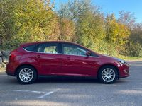 Gebraucht Ford Focus Titanium 150 PS (110 kW) 2011 Rot Limousine