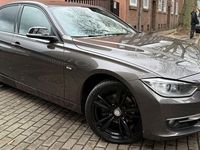 Gebraucht BMW 320 Sport Line 184 PS (135 kW) 2013 Braun Limousine