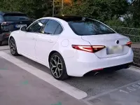 Second-hand Alfa Romeo Giulia 280 CP (205 kW) 2021 Alb Berlinǎ