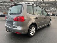Gebraucht VW Touran 105 PS (77 kW) 2011 Braun Van / Kleinbus