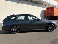 Gebraucht BMW 320e Advantage 163 PS (119 kW) 2022 Grau Kombi
