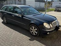 Second-hand Mercedes E270 177 CP (130 kW) 2004 Negru Break