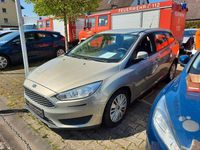 Gebraucht Ford Focus Trend 120 PS (88 kW) 2016 Hellgrau Kombi