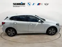 Gebraucht BMW 118 Advantage 150 PS (110 kW) 2023 (sonderfarbe)  alpinweiß uni Kleinwagen