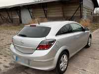 Gebraucht Opel Astra GTC 115 PS (84 kW) 2011 Silber Coupé