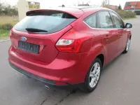 Gebraucht Ford Focus Titanium 150 PS (110 kW) 2011 Rot Limousine