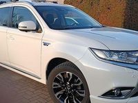 Gebraucht Mitsubishi Outlander P-HEV Plus 203 PS (149 kW) 2017 Weiß SUV