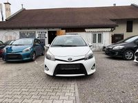 Gebraucht Toyota Yaris Hybrid Life 75 PS (55 kW) 2013 Weiß Kleinwagen