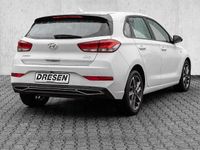 Gebraucht Hyundai i30 Trend 120 PS (88 kW) 2022 Weiss Limousine