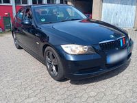 Gebraucht BMW 320 150 PS (110 kW) 2005 Blau Limousine
