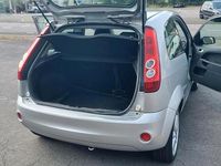 Gebraucht Ford Fiesta 80 PS (58 kW) 2006 Silber Kleinwagen
