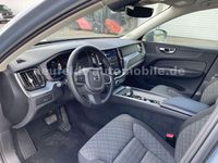 Gebraucht Volvo XC60 Core 197 PS (144 kW) 2022 Grau SUV