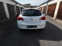 Gebraucht Opel Astra 140 PS (102 kW) 2014 Weiß Limousine