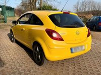 Gebraucht Opel Corsa Edition 69 PS (50 kW) 2010 Gelb Kleinwagen