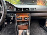 Gebraucht Mercedes E230 132 PS (97 kW) 1988 Limousine