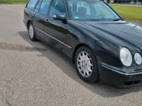 Gebraucht Mercedes E240 Avantgarde 170 PS (125 kW) 2002 Schwarz Kombi