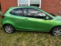 Usata Mazda 2 75 CV (55 kW) 2009 Verde Utilitaria