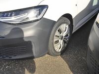 Gebraucht VW Caddy Maxi 122 PS (89 kW) 2022 Weiß Van / Kleinbus