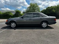 Brugt Mercedes E230 132 HK (97 kW) 1989 Grå Sedan
