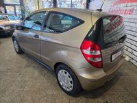 Gebraucht Mercedes A150 Classic 95 PS (69 kW) 2005 Gold Limousine
