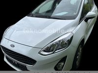Gebraucht Ford Fiesta 101 PS (74 kW) 2018 Weiß Kleinwagen
