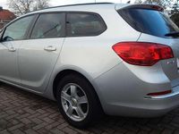 Gebraucht Opel Astra Active 140 PS (102 kW) 2013 Switchblade silver Kombi