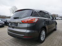 Gebraucht Ford S-MAX Titanium 150 PS (110 kW) 2019 Grau Van / Kleinbus